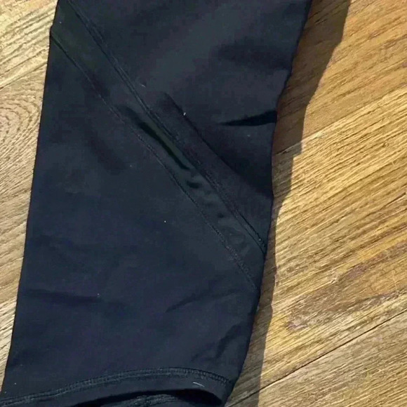 Lululemon Athletica Black Mesh Insert Leggings, Size 6 - Picture 6 of 8
